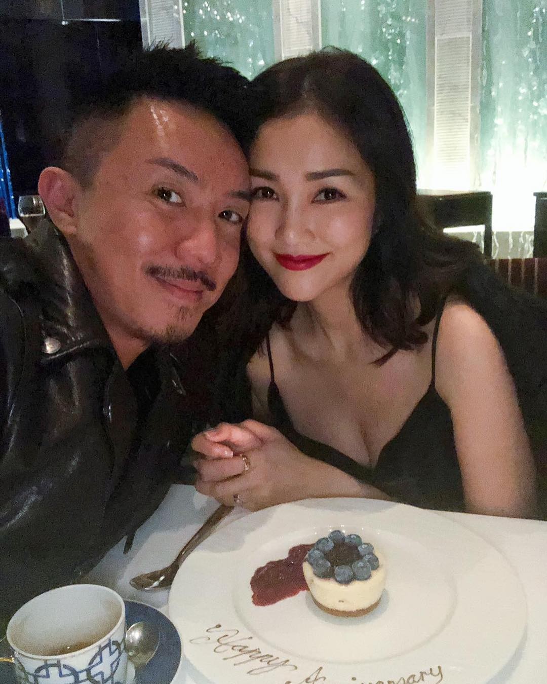 而張繼聰卻不斷為謝安琪製造小情趣