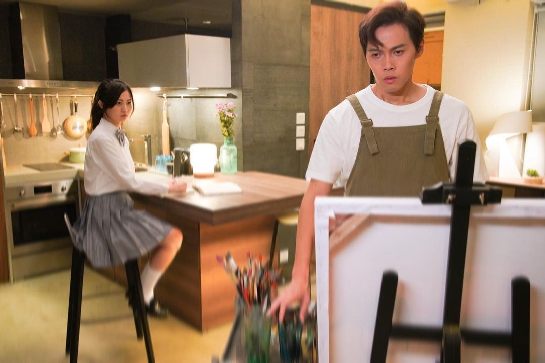 許俊豪與區明妙有感情線。