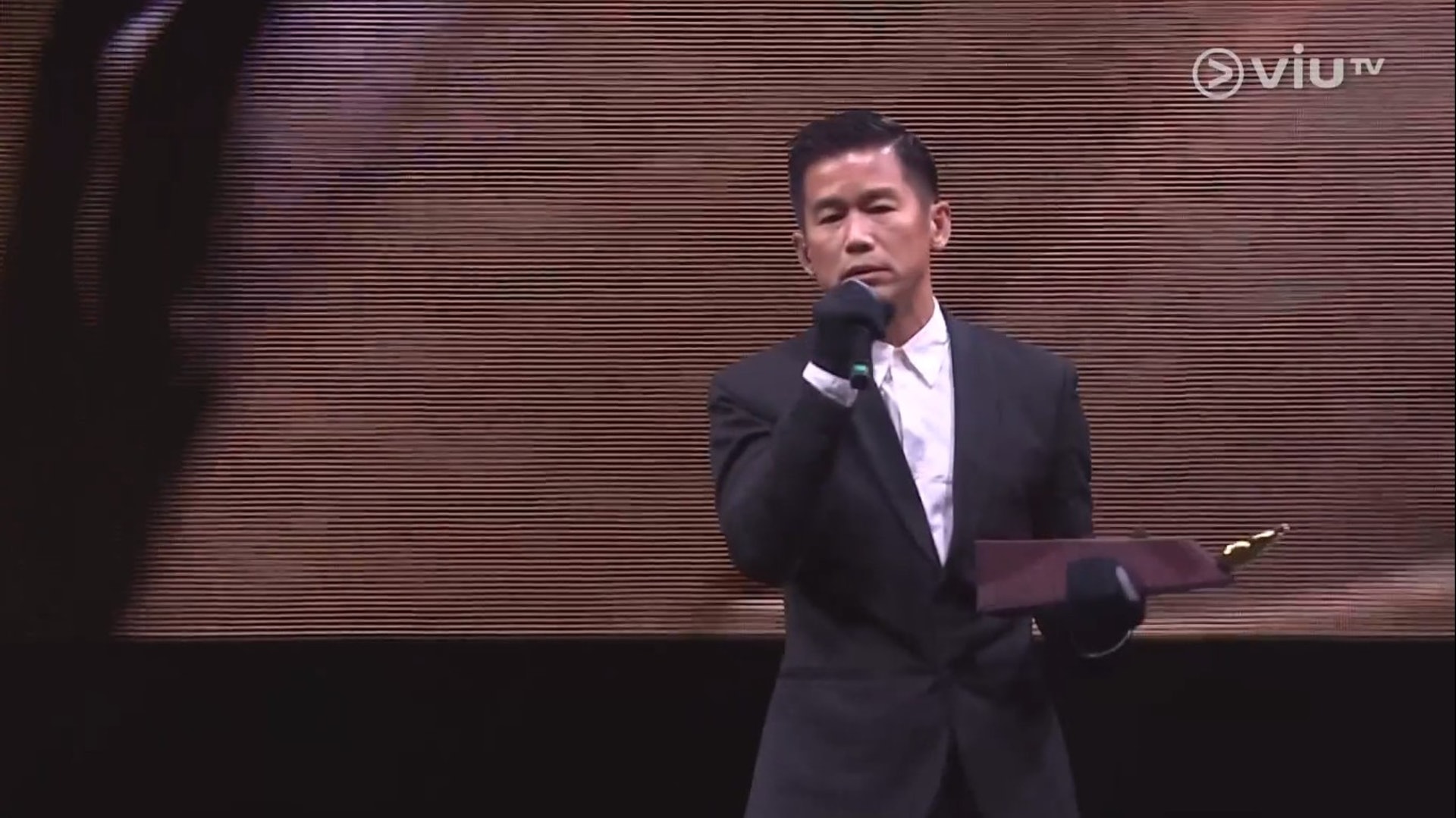 林海峰在頒發「我最喜愛的男歌手」，逐一說出五位入圍者的名字時，現場哄動。