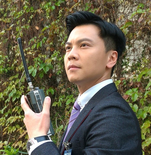 TVB《愛回家之開心速遞》中飾演接龍保安「王朝」的莫家淦,被J2台創意總監C君提攜擔任新節目監製。