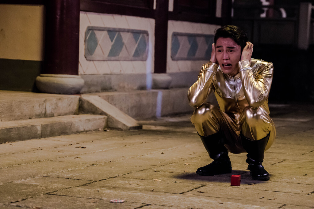 齊輕舟崩潰痛哭