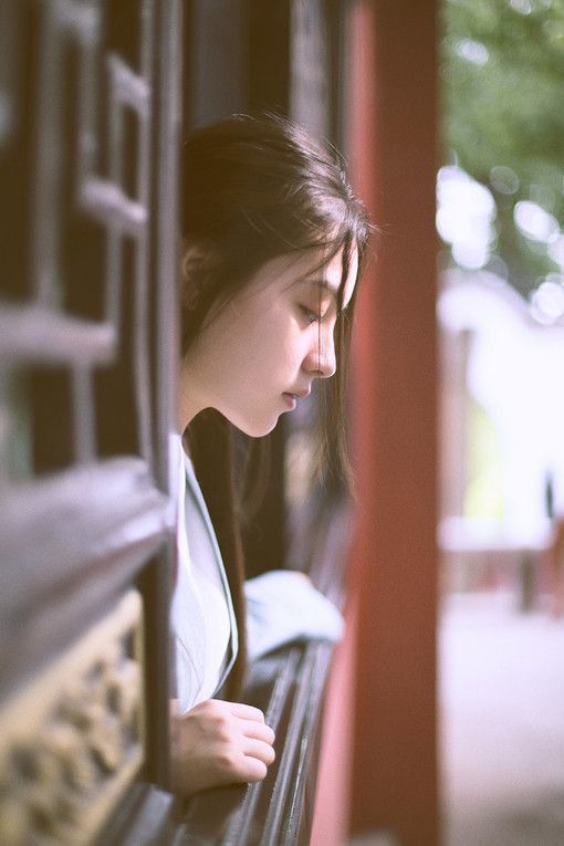 竟女生們應該主動,抑或是一直等待那個真心的人出現?