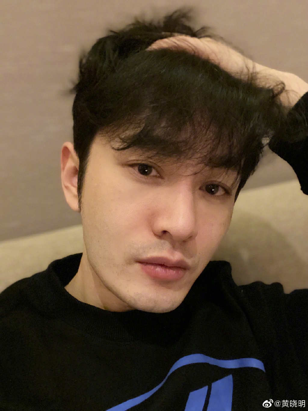 黃曉明曾在接受訪問時提到所有感情都會變，只有親情不會。