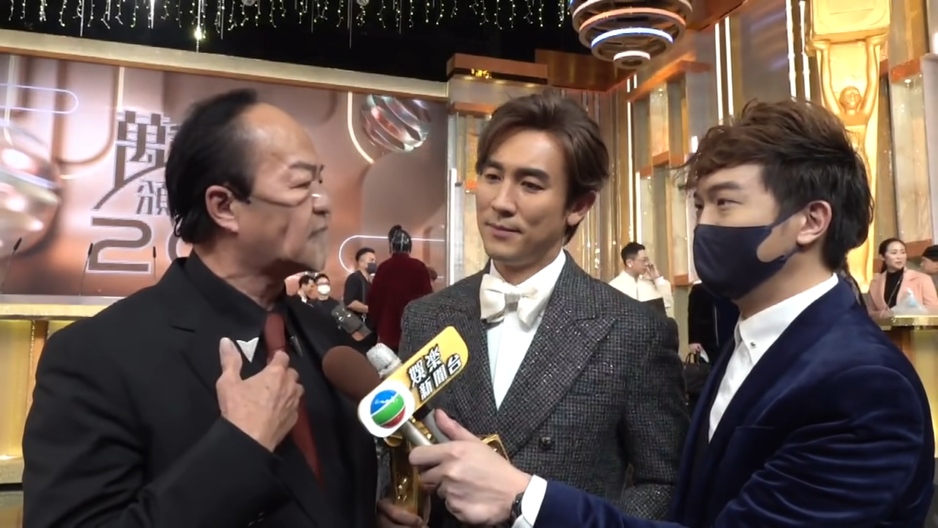 狄龍建議譚俊彥退居幕後。