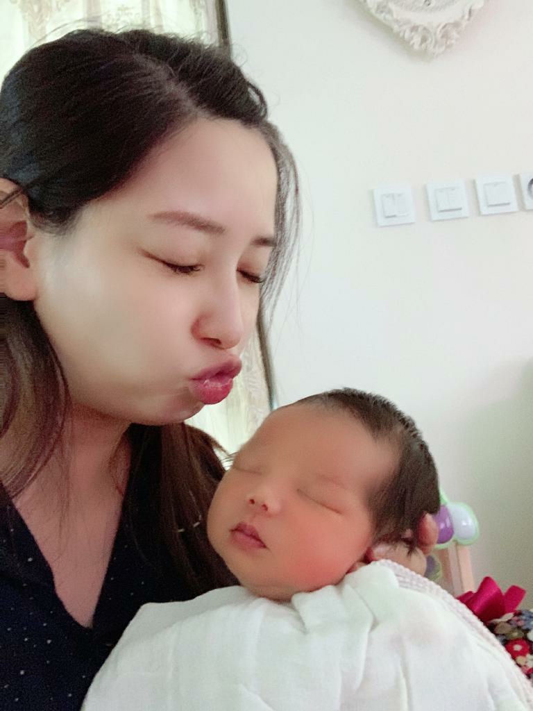 細仔小蛋黃去年出世