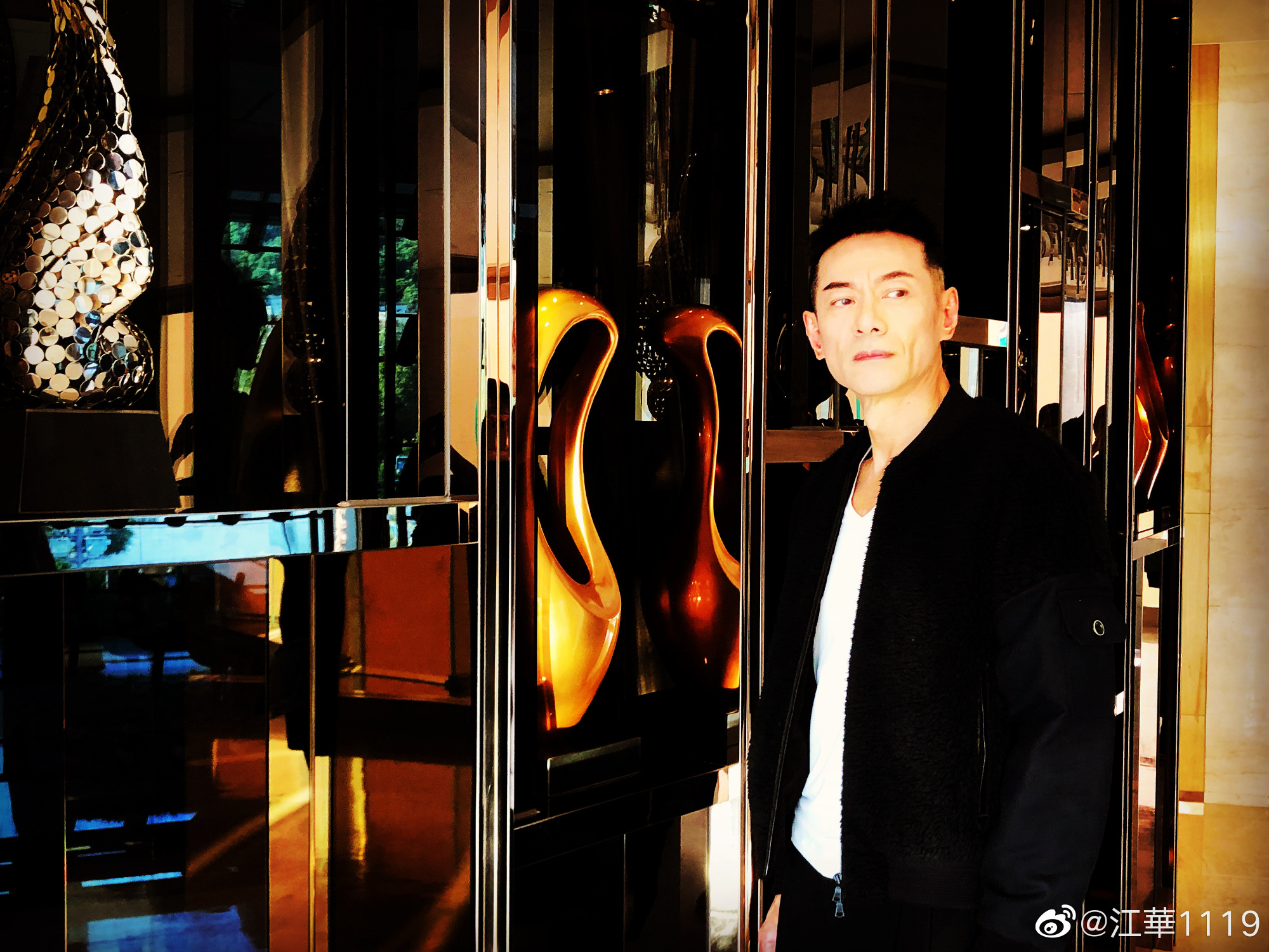 自從2013年拍完最後一部劇集《鳳舞香羅》後就淡出幕前轉投保險界