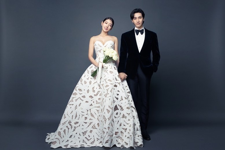 朴信惠、崔泰俊婚禮前還公開了婚紗照,同大家分享喜悅。