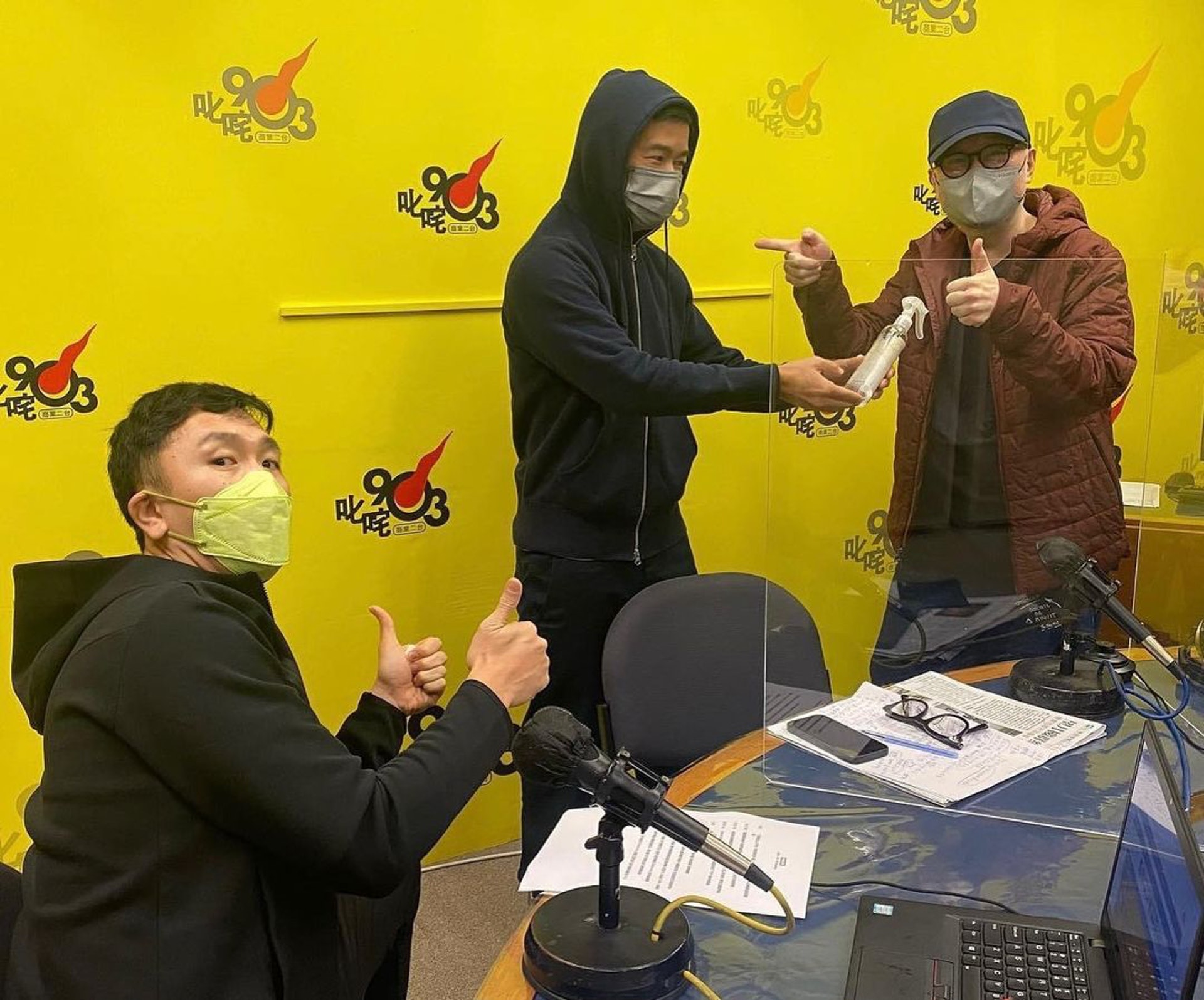 林海峰對連番恭喜Anson Lo，令對方差點以為自己得獎事親自解畫。