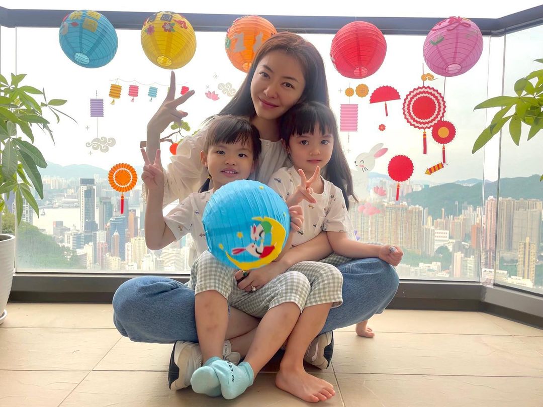 熊黛林直言做全職媽媽之後沒有自己時間。