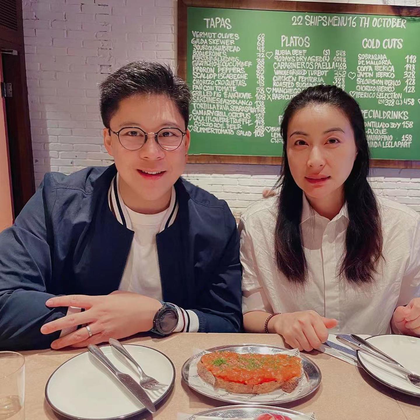 縱使出身富貴行為卻格外樸素低調