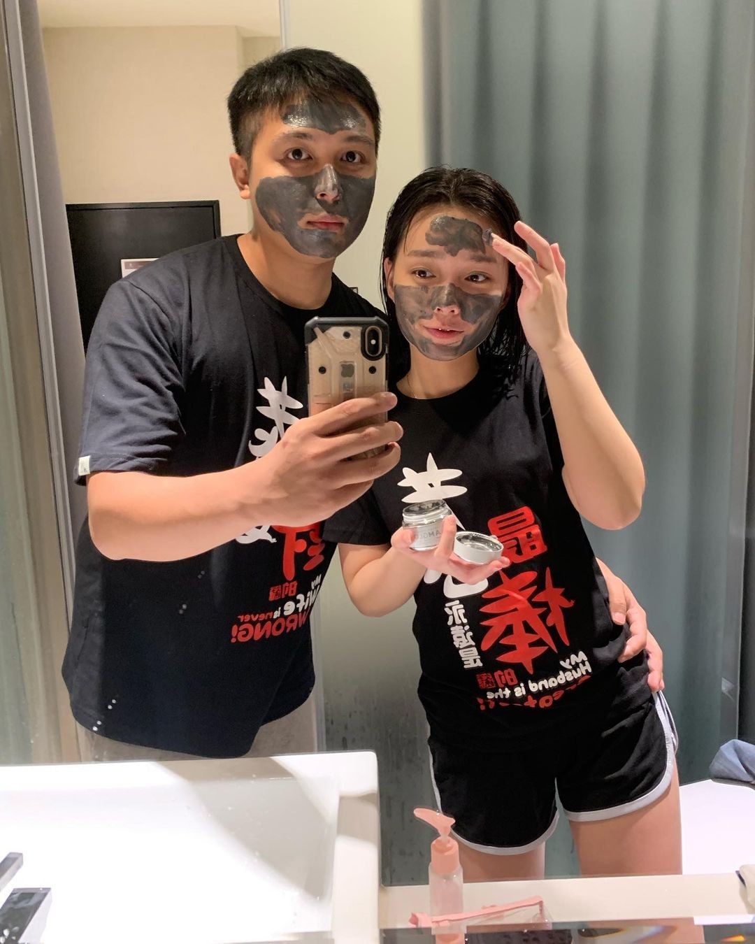 Ash鍾卓穎與前夫昔日生活照。