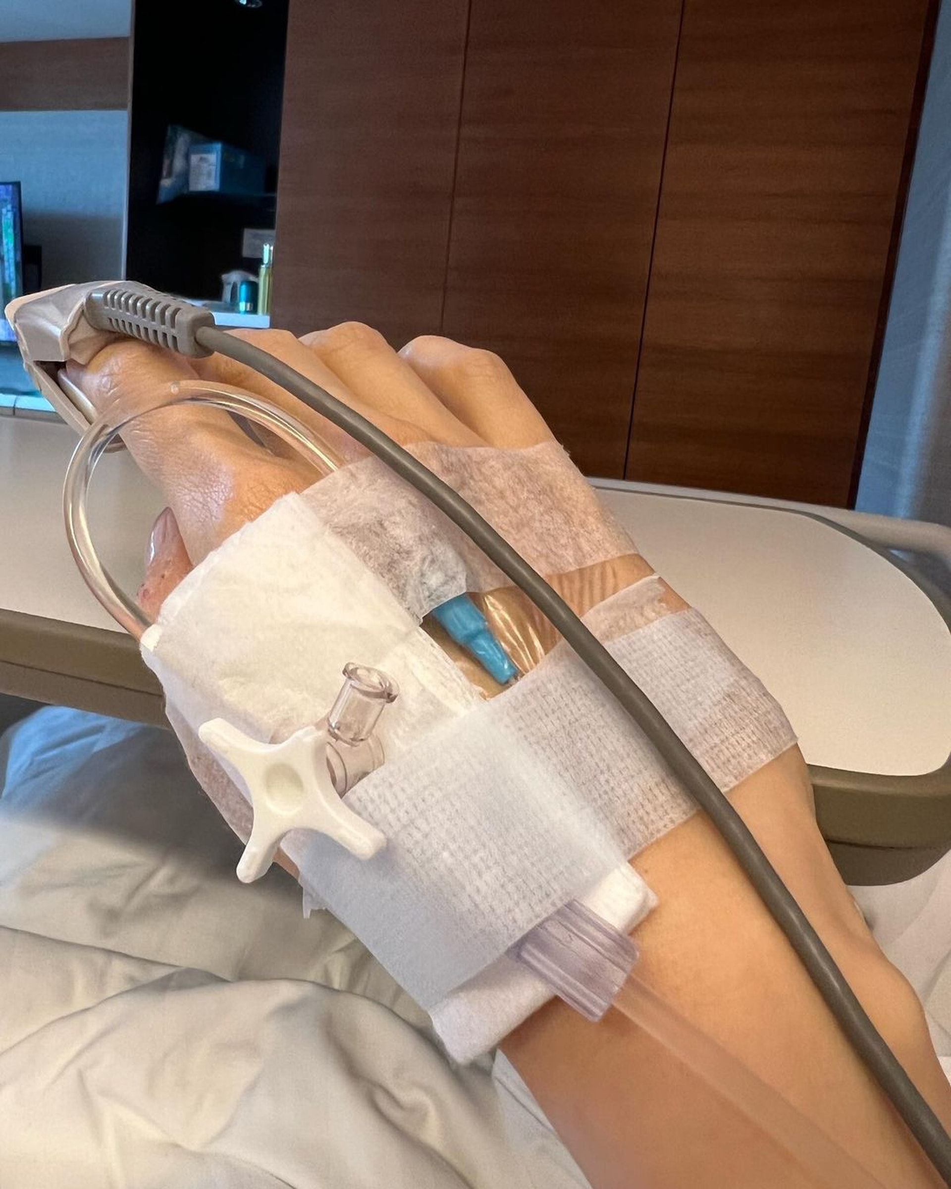 李嘉欣透露入院兩日。