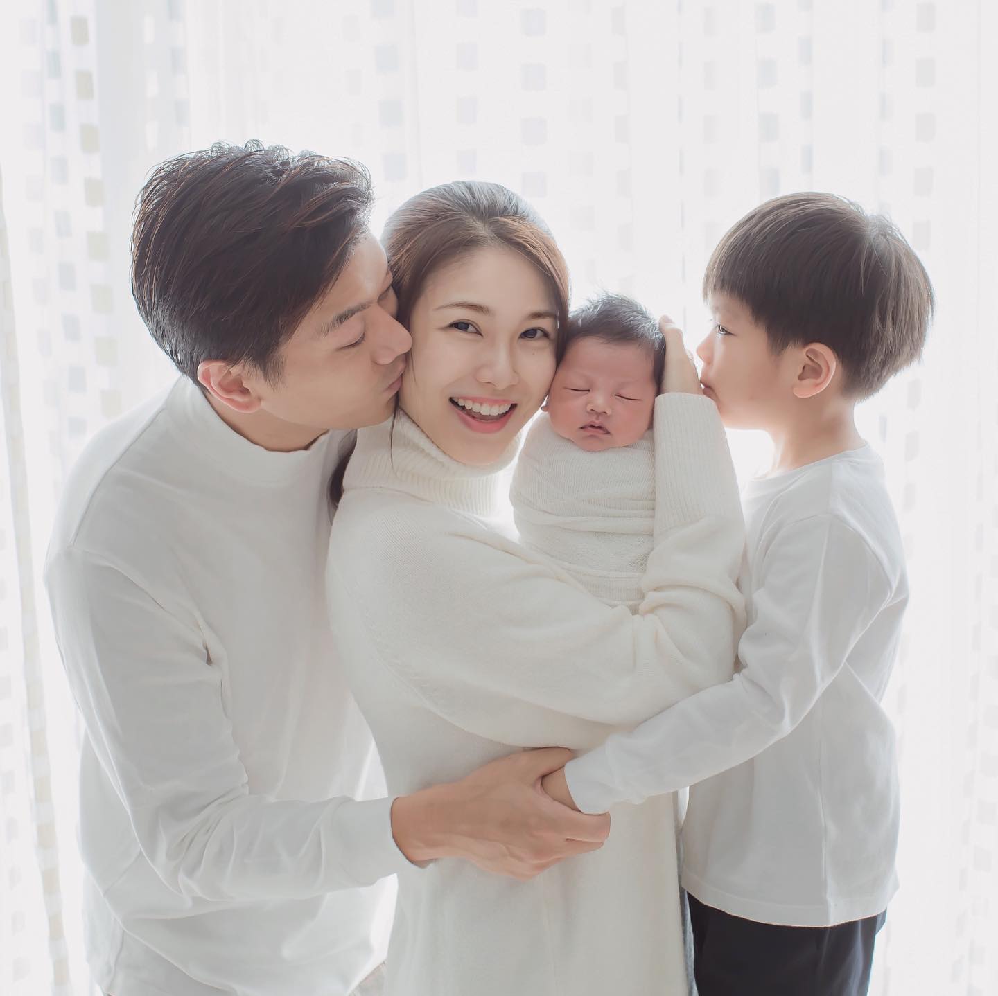 黎諾懿在2021年迎接細仔小冬牛的出世，現在一家四口非常幸福。