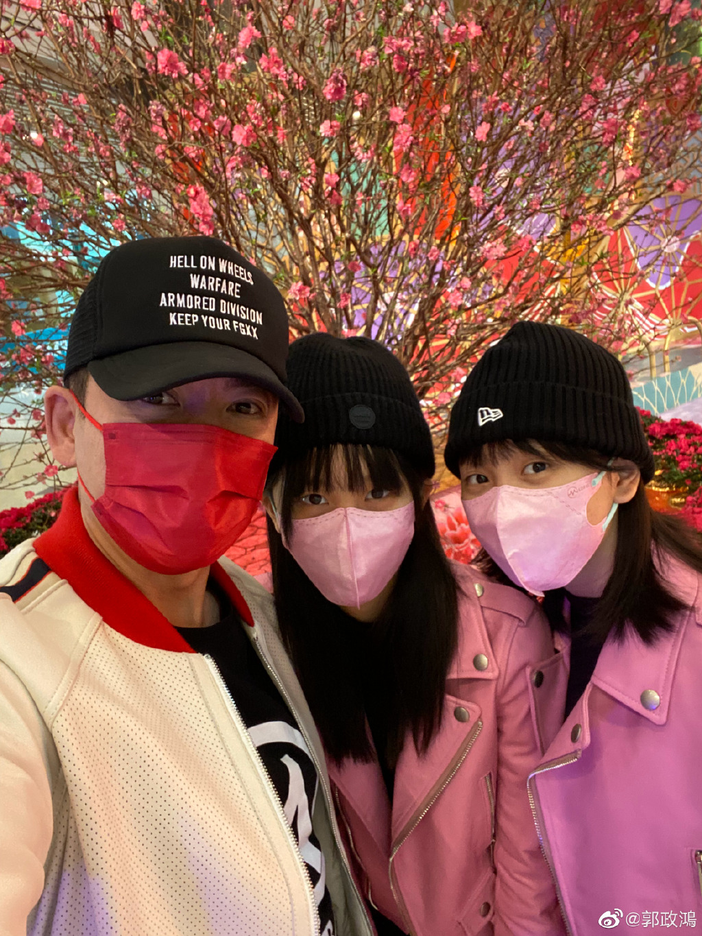 郭政鴻的兩個囡囡已經大個女了。