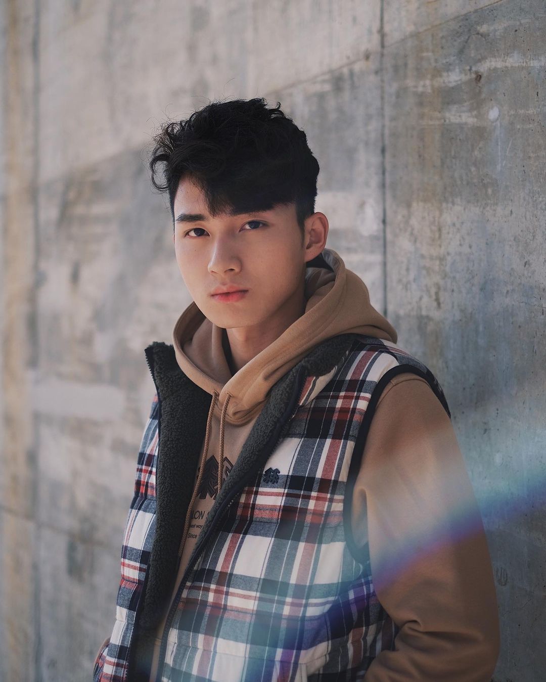 周嘉洛受力捧遲遲未有歸期