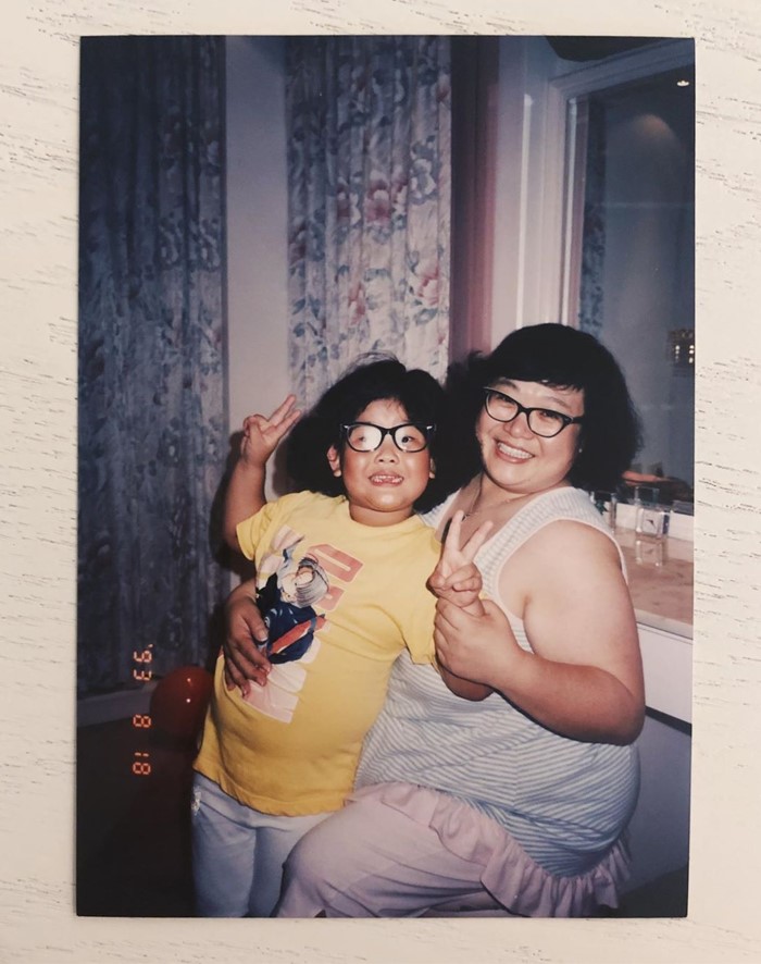 鄭欣宜（Joyce）與媽媽肥姐沈殿霞關係要好。