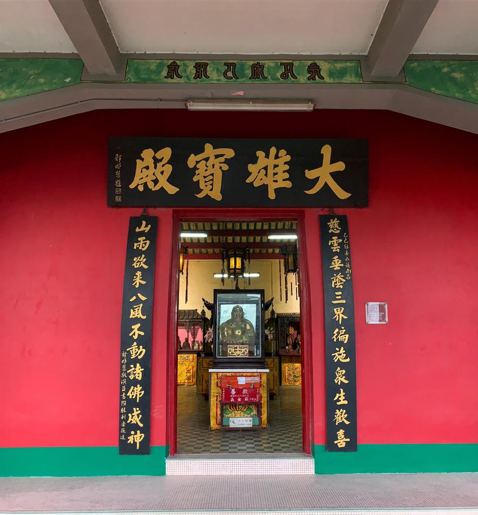 單身者想要脫單就一定要求神明保佑。