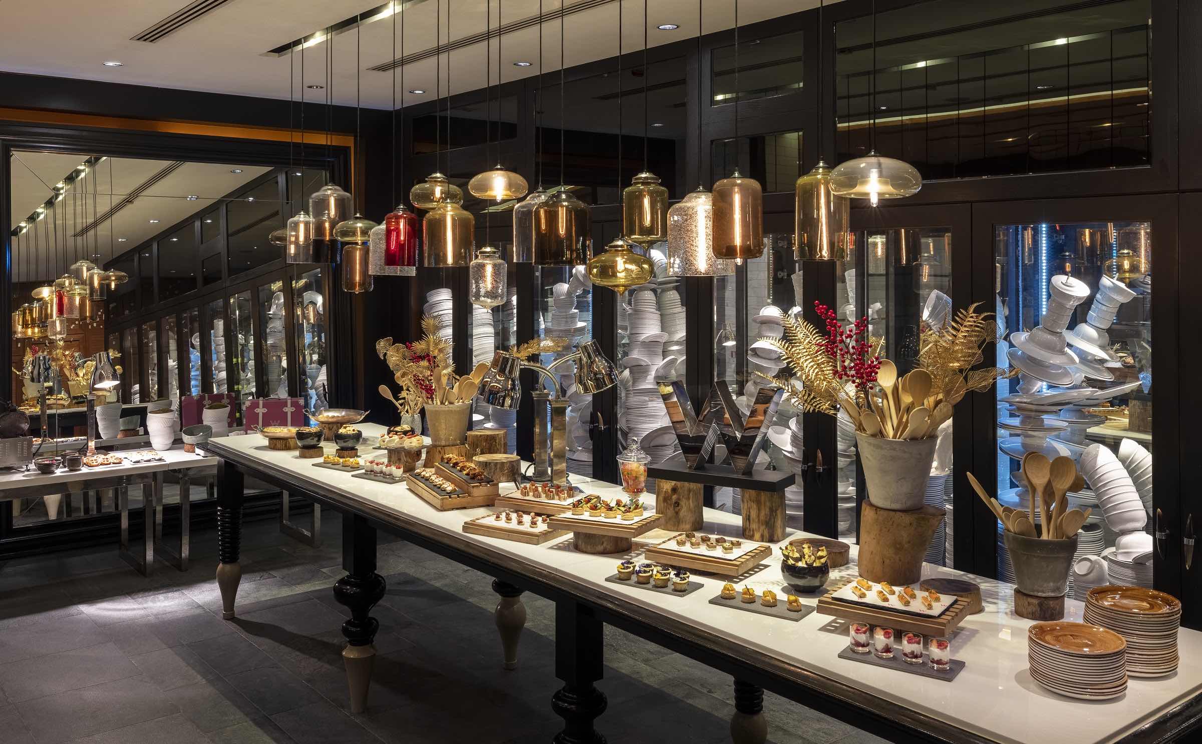 W酒店亦會為情侶們拍下即影即有美照