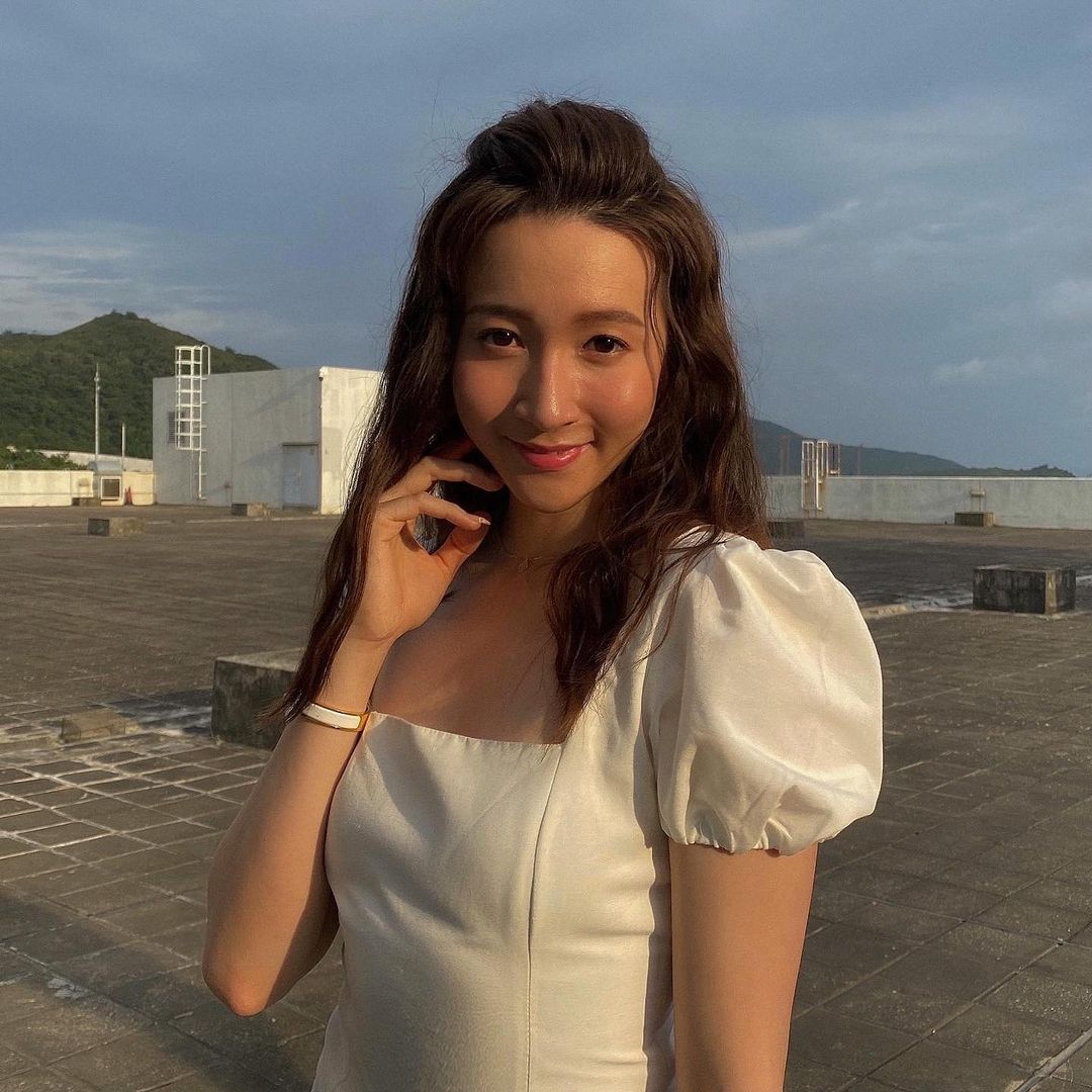 姐姐張嘉倩（Michelle）也有參加上屆香港小姐