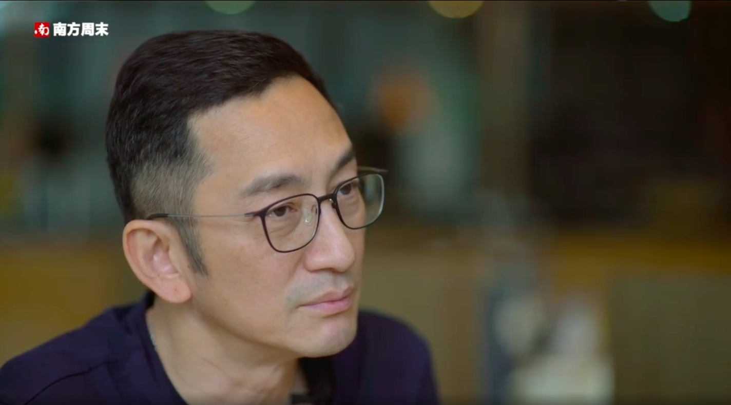 他不諱言在港生活很大壓力
