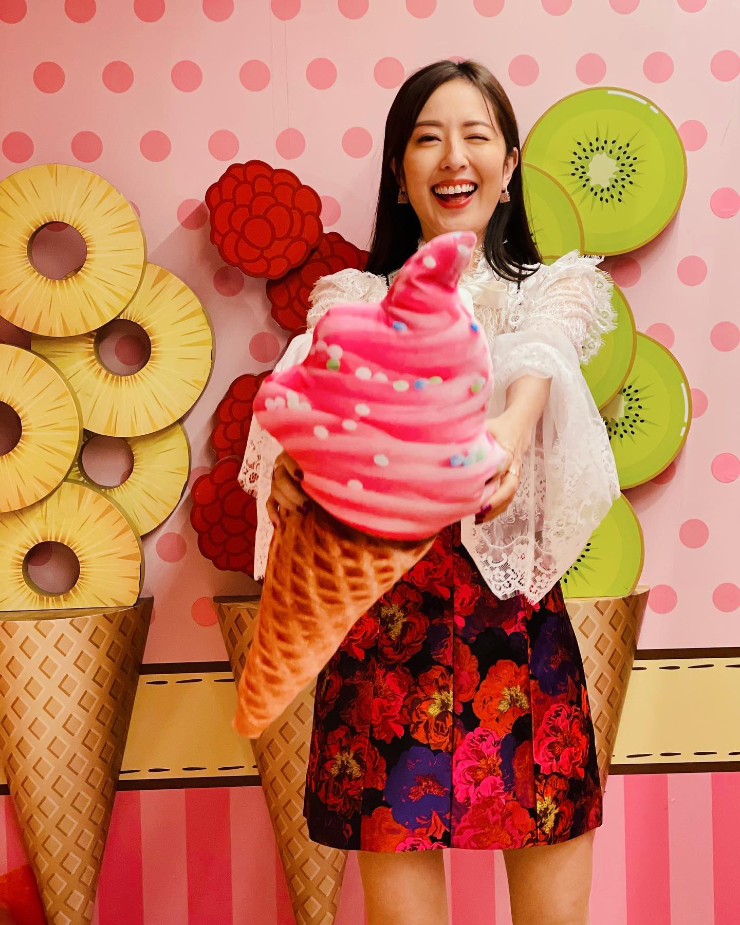 唐詩詠從來不評論前度,十分保護他們。