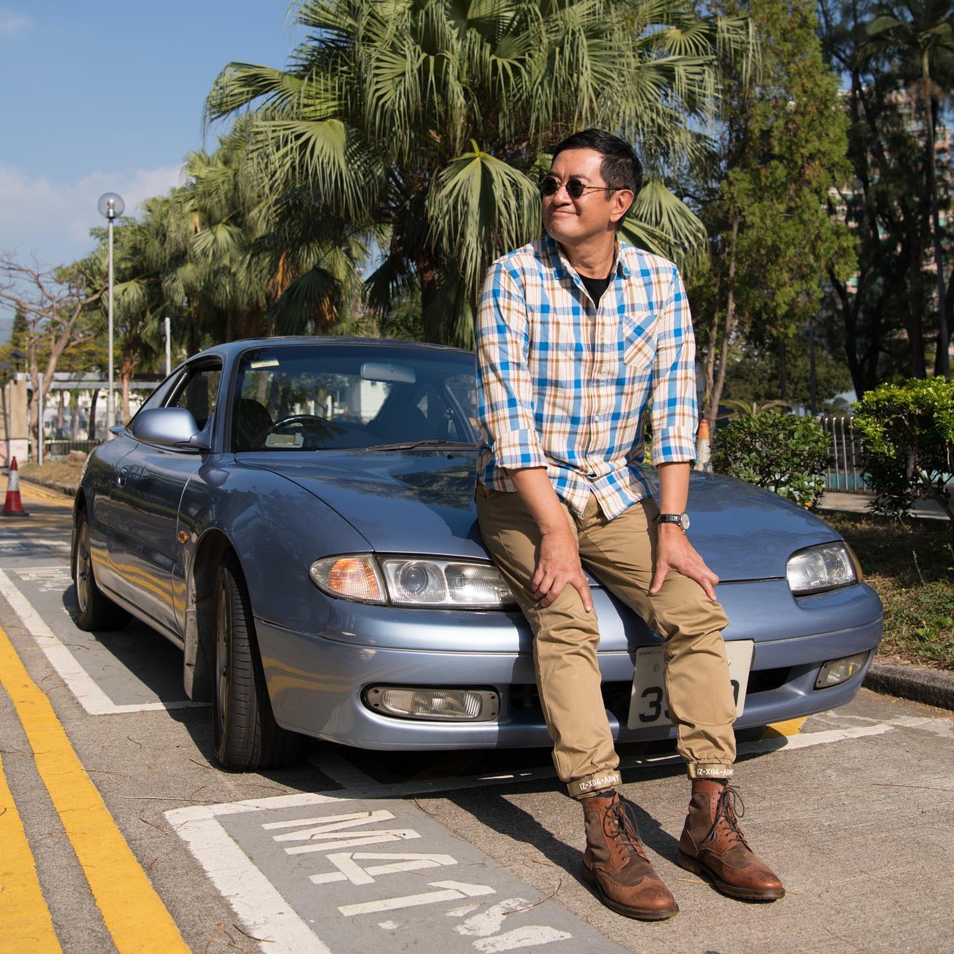 坐擁20億身家的鄧梓峰不經常換新車,反而一架車揸足27年!