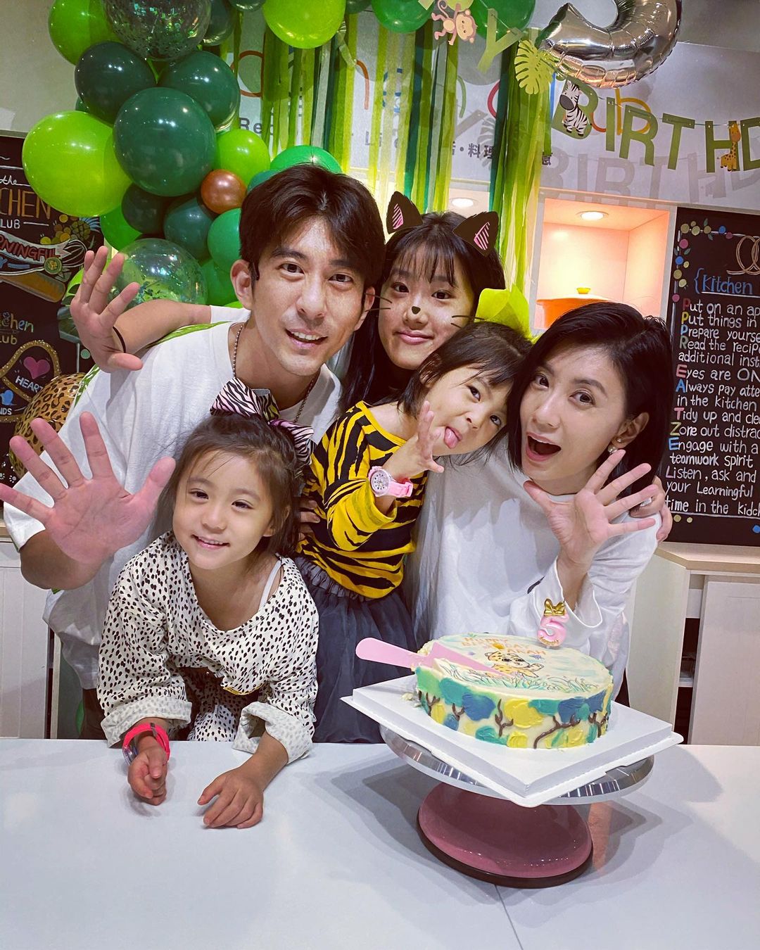 賈靜雯修杰楷姐弟戀得到廣大粉絲祝福