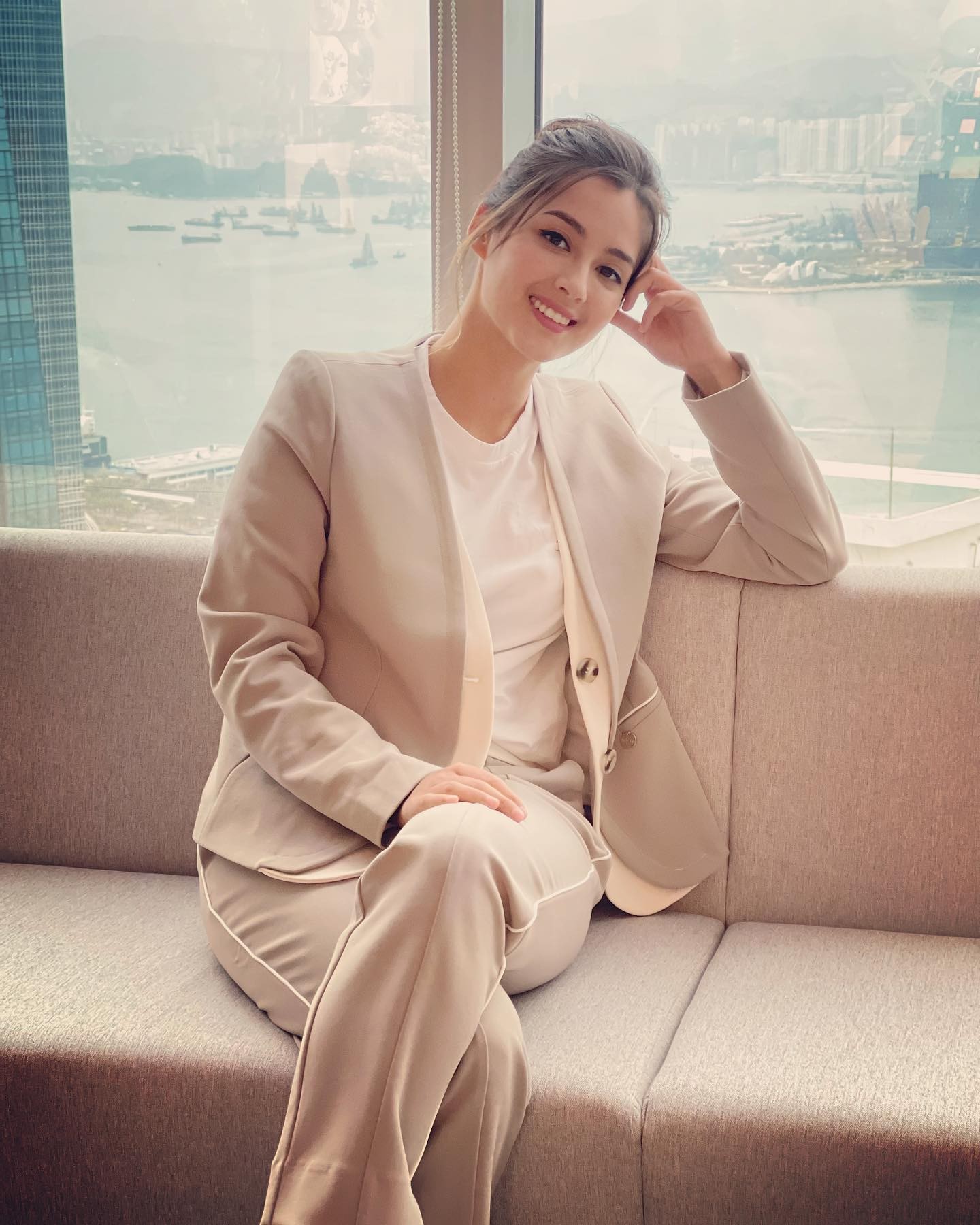 謝嘉怡貴為港姐冠軍，但人工卻好低！