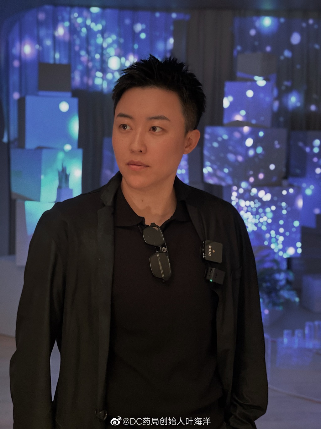 葉海洋白手興家,20多歲時就已經成為化妝品公司CEO,實現了財務自由。