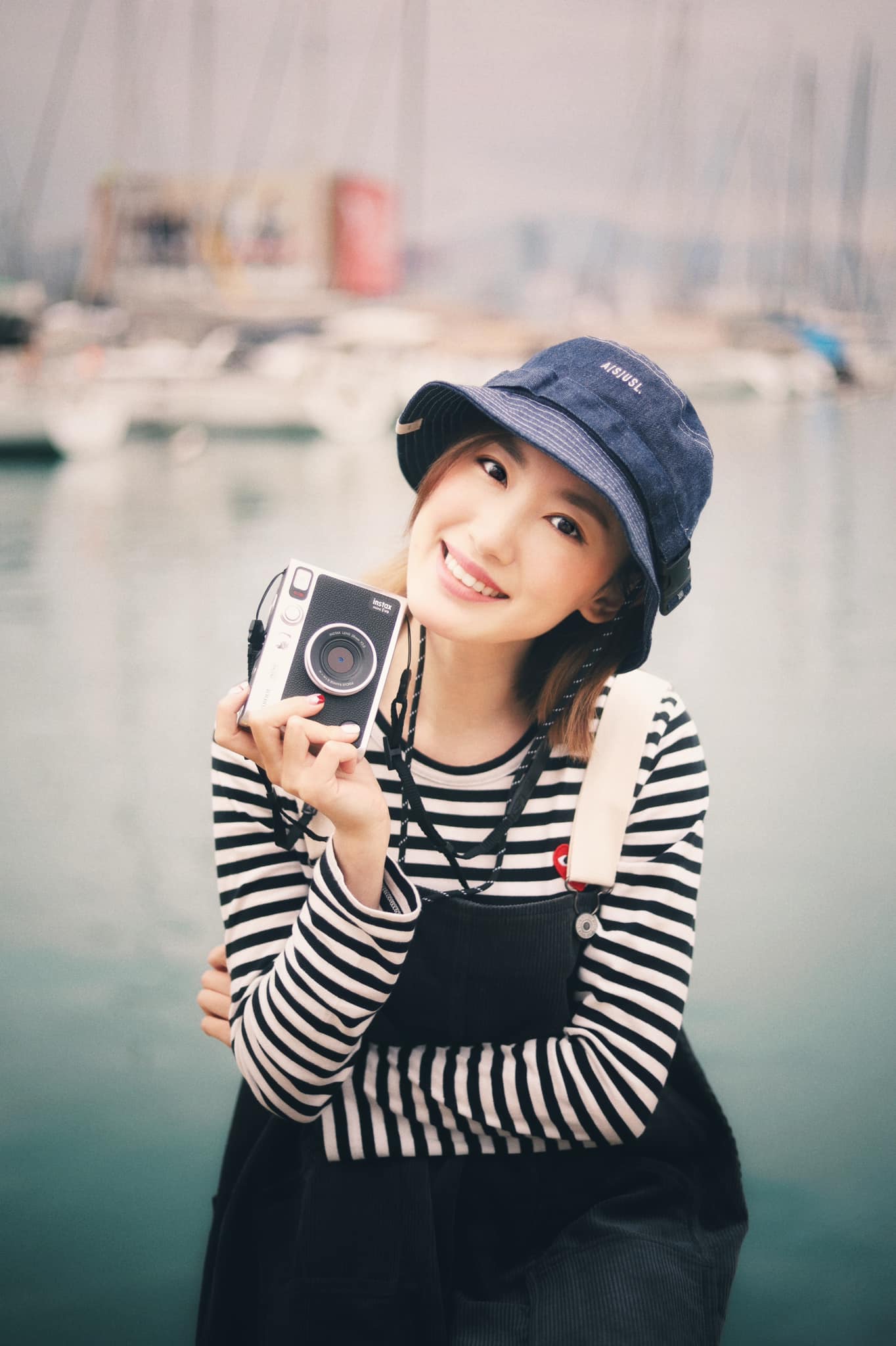 蔣家旻入行以來緋聞不多，她曾被影到同朱敏瀚十指緊扣逛街，但後來分手，至今仍保持好朋友關係