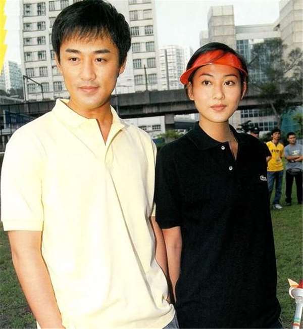 早在2001年與林峯合作電影《別戀》而撻著