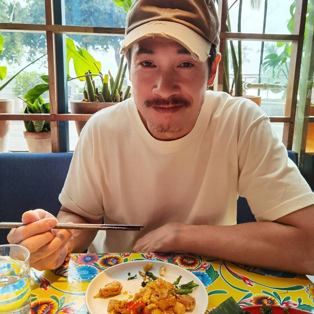 陳豪人前人後叫早晨好有禮貌