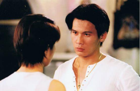 大家都知甄志強是亞視出身，但原來他與TVB亦早有淵源