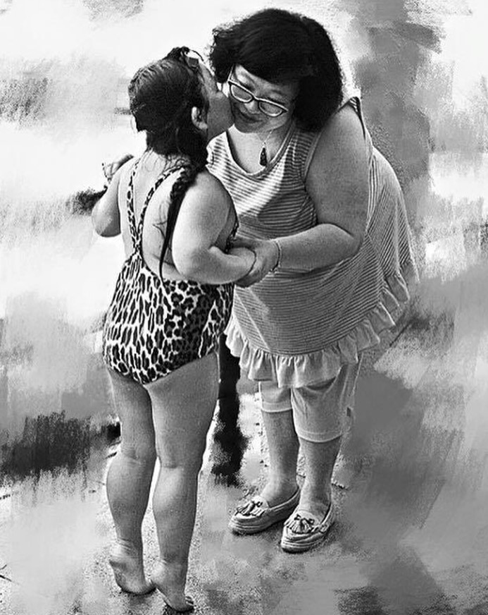 鄭欣宜（Joyce）與媽媽肥姐沈殿霞。