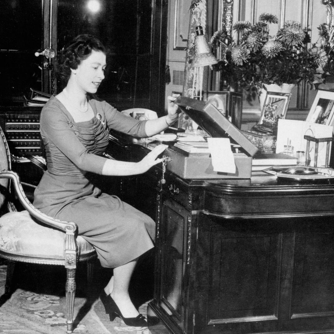 英女王伊利沙白二世（Queen Elizabeth II）1952年2月6日繼承其父喬治六世成為英國君主。