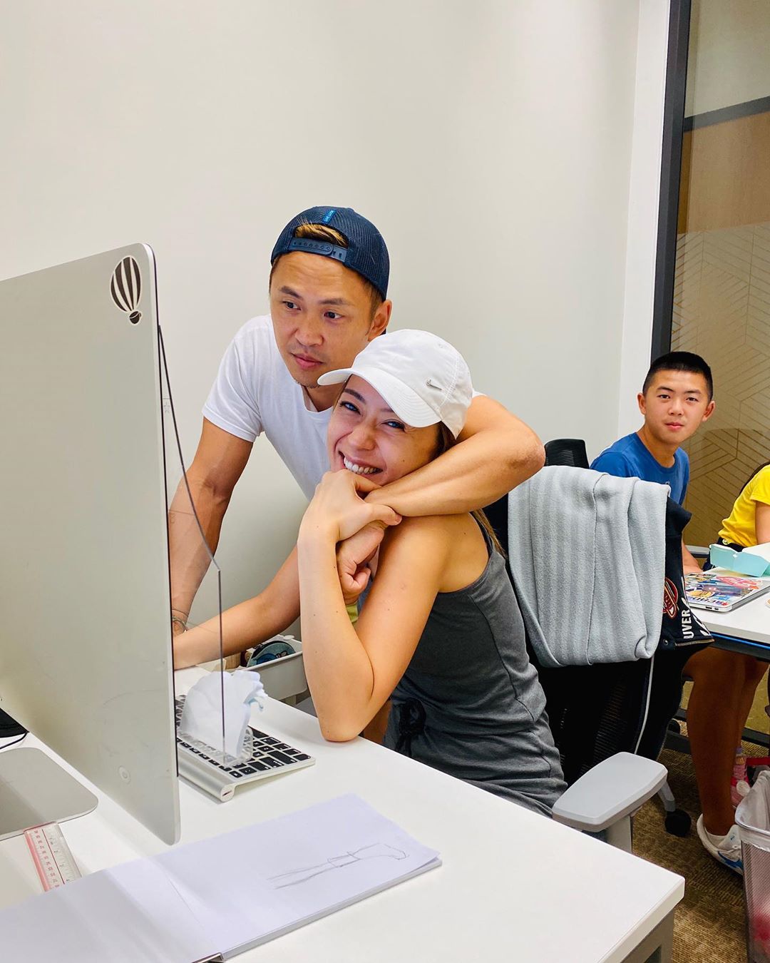 梁芷珮(Christy)與老公一起處理工作片段