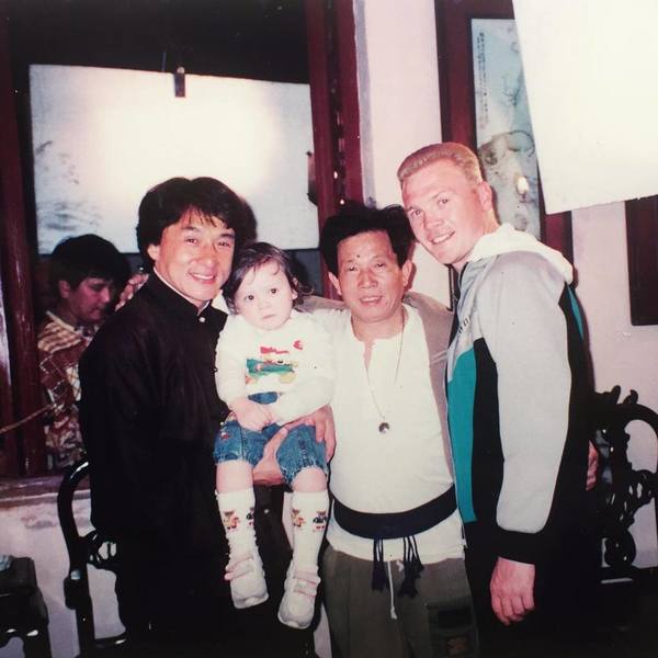 爸爸18歲來港向一代經典武打演員及導演劉家良拜師學藝