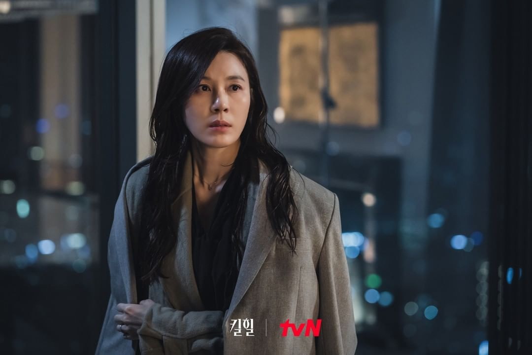 《Kill Heel》講述在激烈的「電視購物」市場中,三位女人抱著想要成功的強烈慾望,自此展開關於她們之間的競爭故事。