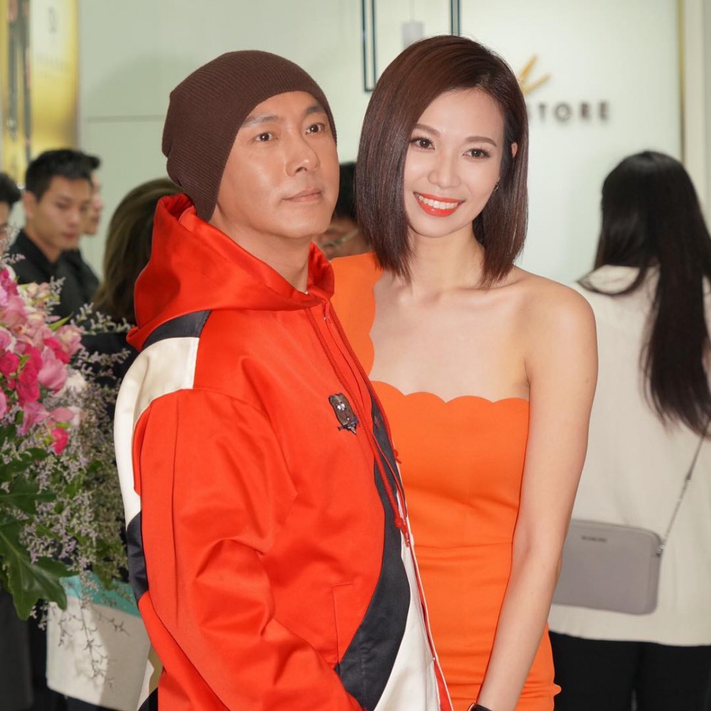 楊秀惠店鋪開幕時曾邀張衛健到場