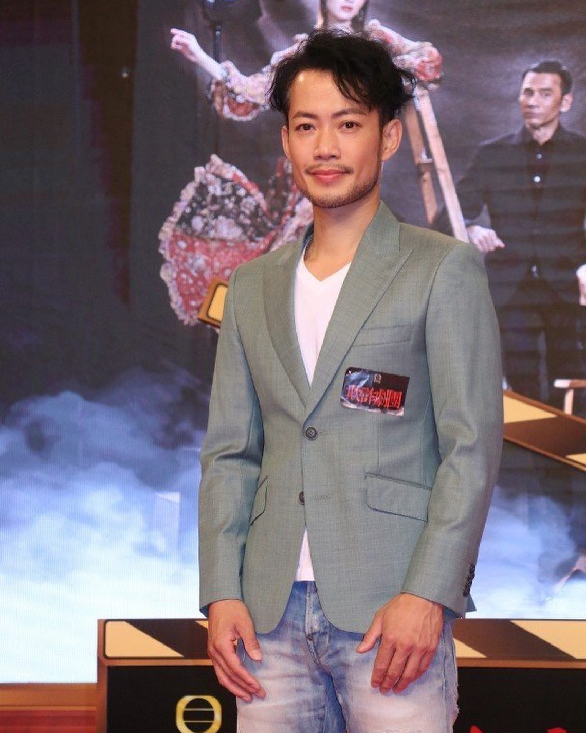 突然傳出與蔣家旻的緋聞，敖嘉年同前妻商量後，決定公開離婚一事。