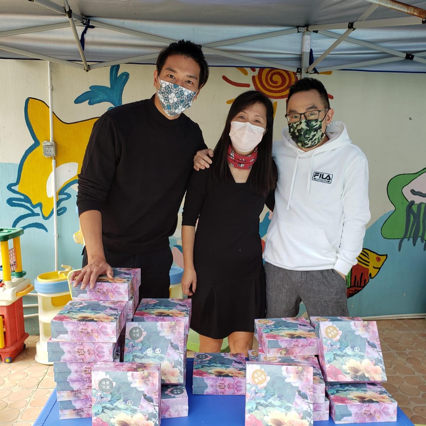 黎諾懿表示自己出身貧窮家庭，長大後要主動關心社會有需要的人，因此積極參與慈善工作。