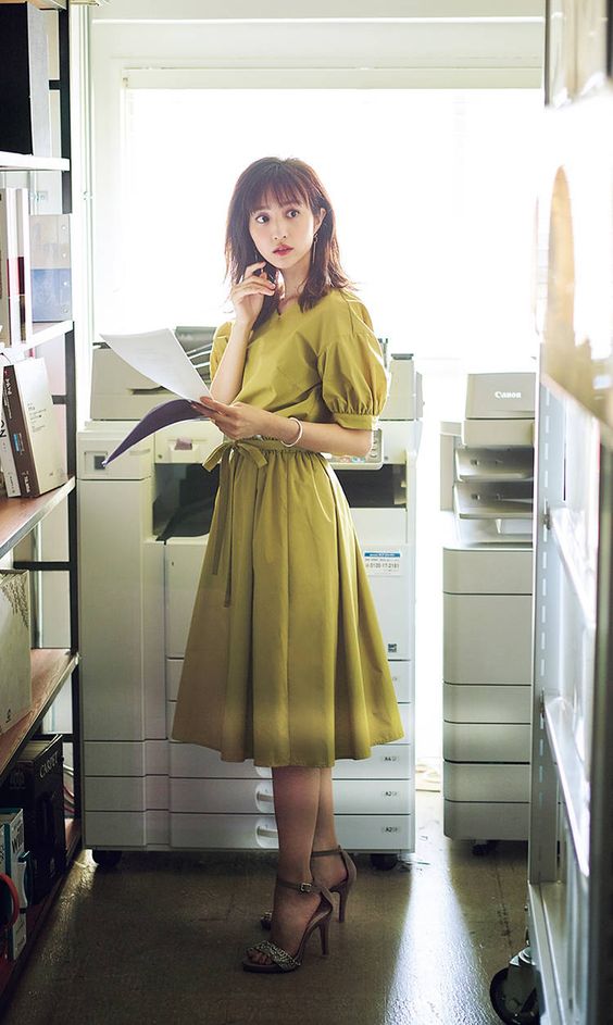 儘管加人工是你應得的，但凡有求於人一定要有禮貌，盡量以平和的方式去提出要求。