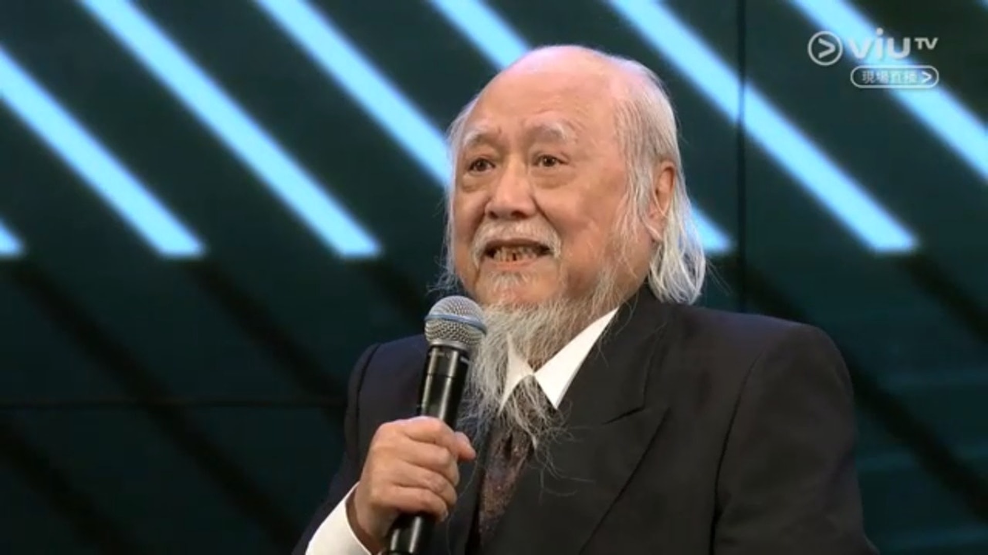 楚原在出席第37屆《香港電影金像獎》接受終身成就獎殊榮時，自嘲曾被老闆質疑不懂電影藝術。