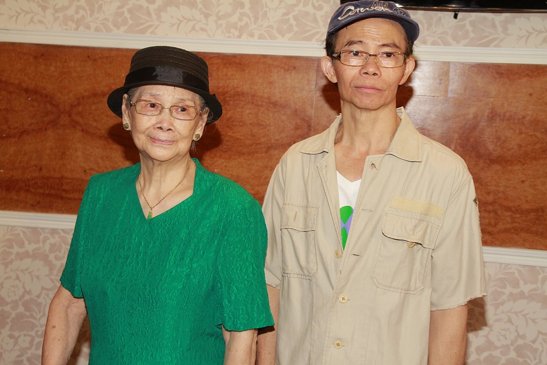 Joey斥梅啟明不放過住院的母親,更說梅媽已經99歲,還繼續迫她畀錢,真的很過份,梅啟明卻認為拎錢是很合理。