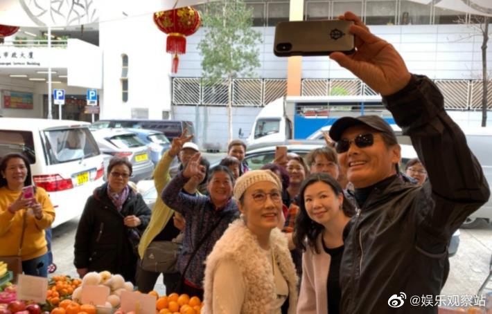 影帝周潤發（發哥）向來生活低調且無架子