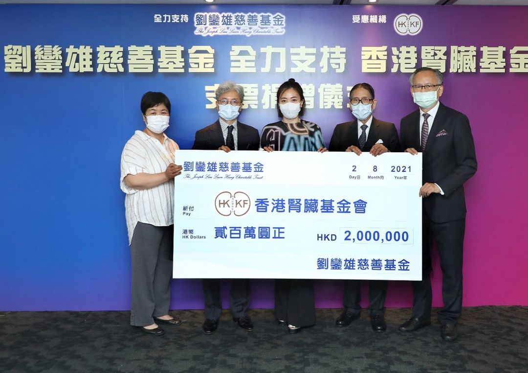 自從大劉患病後身體大不如前,慈善的大旗就交到甘比的手上