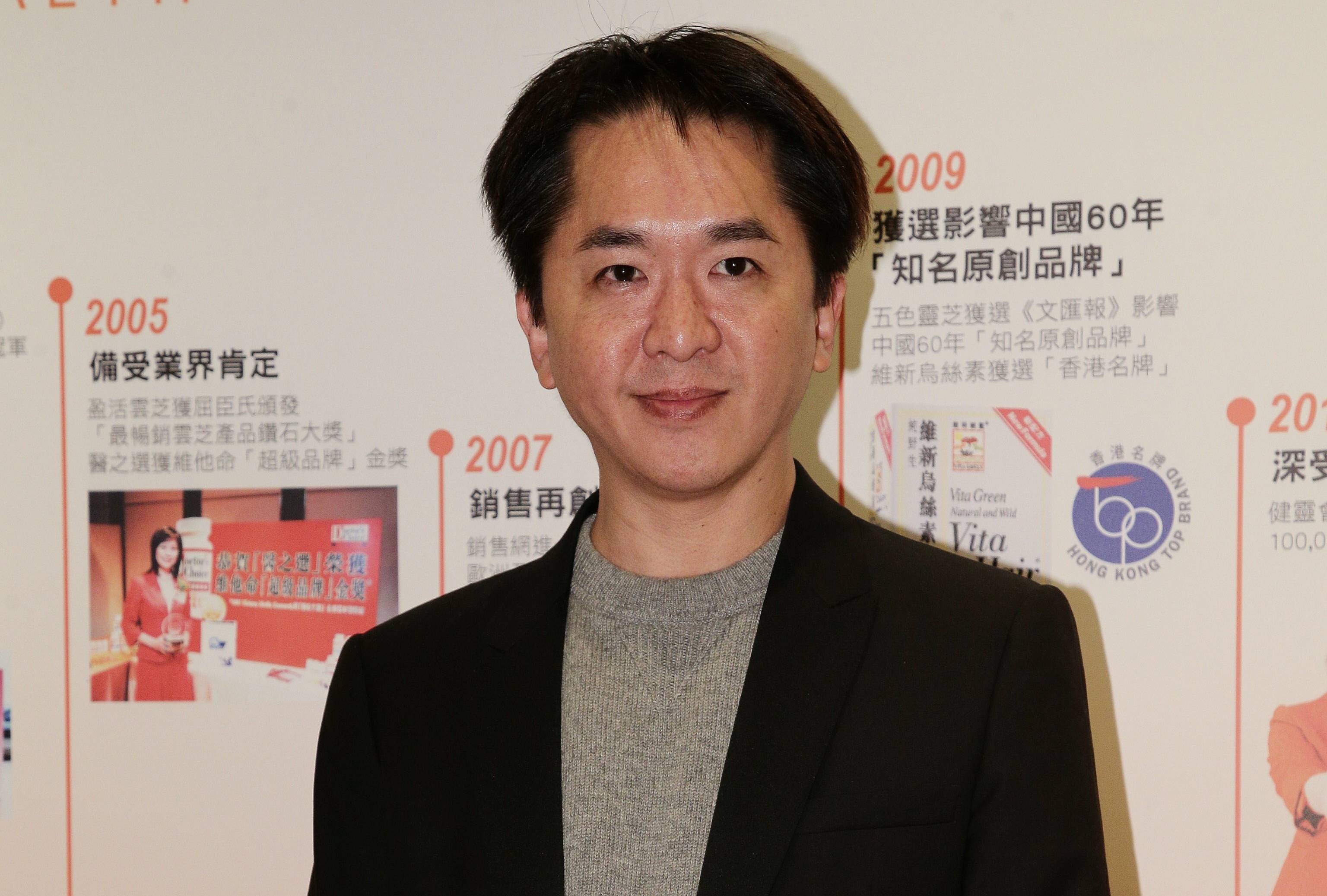 對於王祖藍不滿C君任J2台節目創意總監，鄧兆尊強調都是聽說。