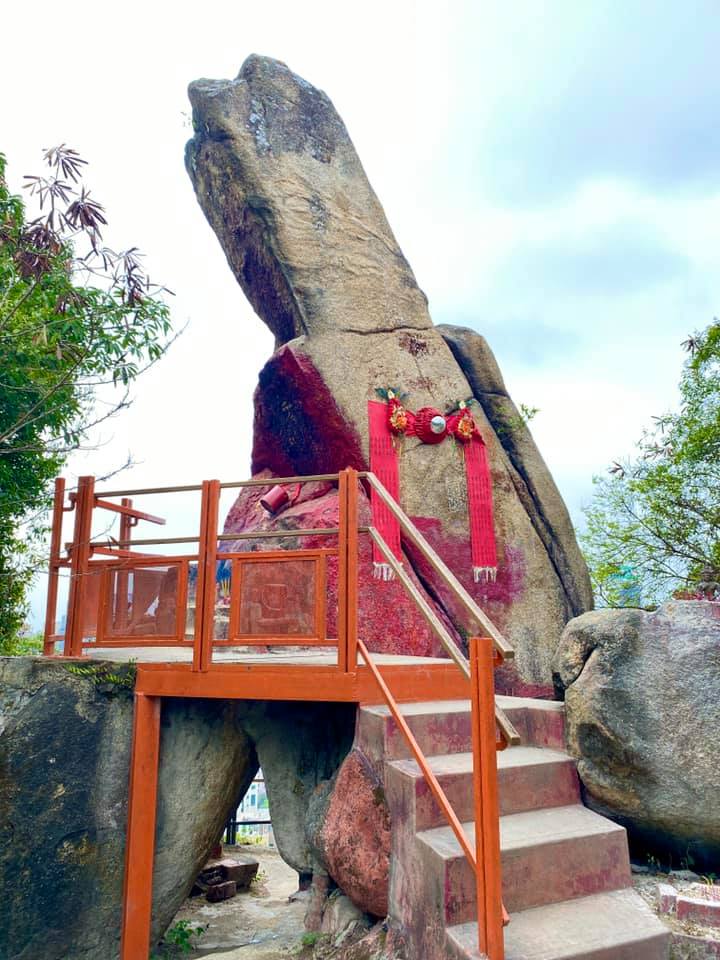 灣仔寶雲道的姻緣石是香港知名的求姻緣勝地。