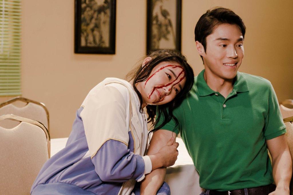 當小瑜(戴祖儀 飾)滿臉血喊住問「舟仔」:「咁係咪冇人要我,你要我先?」令觀眾回憶返晒嚟。