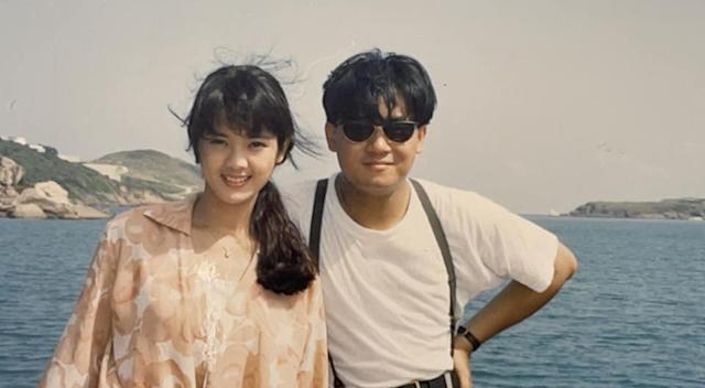 1999年張沅薇與著名音樂製作人王雙駿拉埋天窗